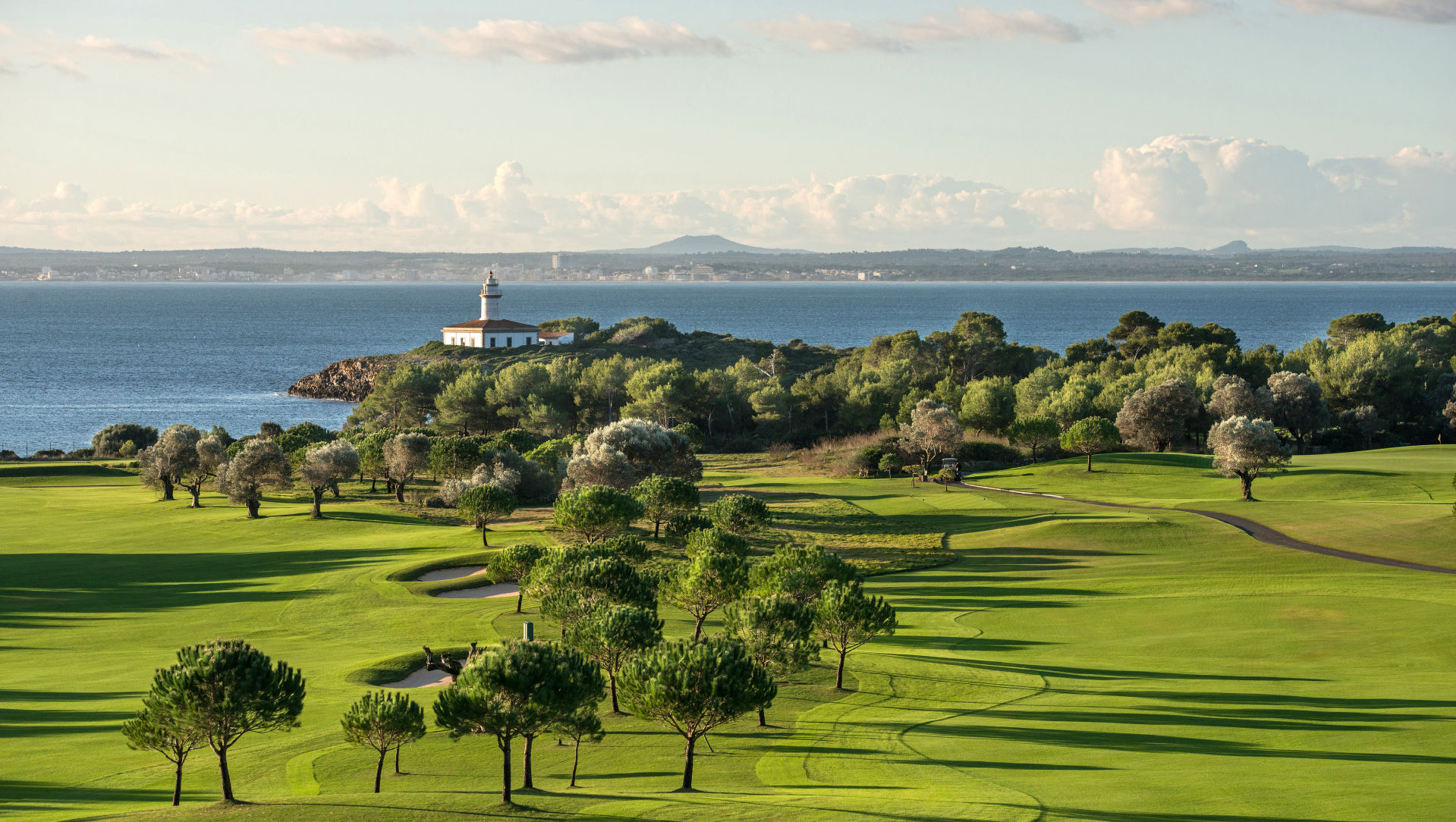 Blick auf die Insel Alcanada mit Leuchtturm