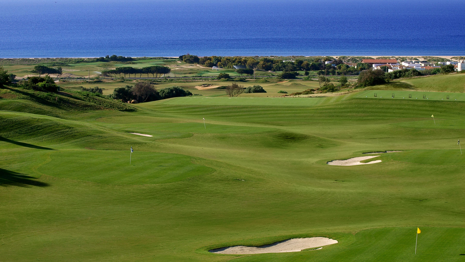 Golfplatz mit Meerblick
