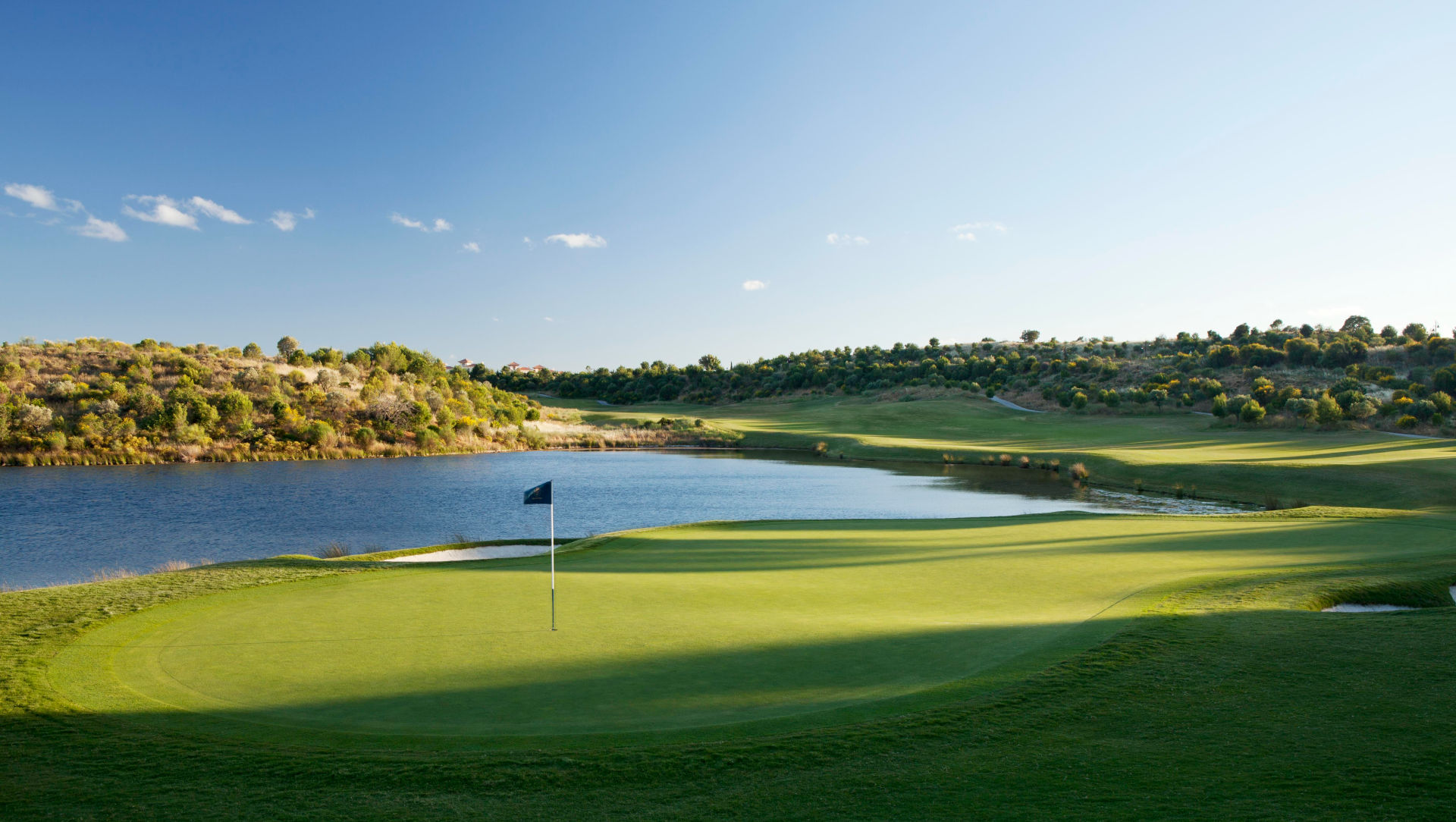 Golfplatz Wasserhindernis