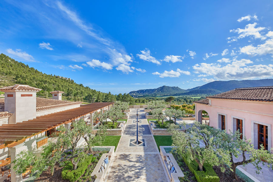 Hotel 3 Cap Vermell Grand Hotel Ses Oliveres View.jpg Hotelanlage
