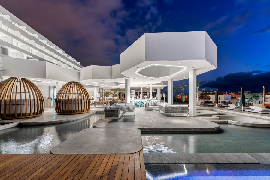 RHCB_POOL_18.jpg Hotelanlage